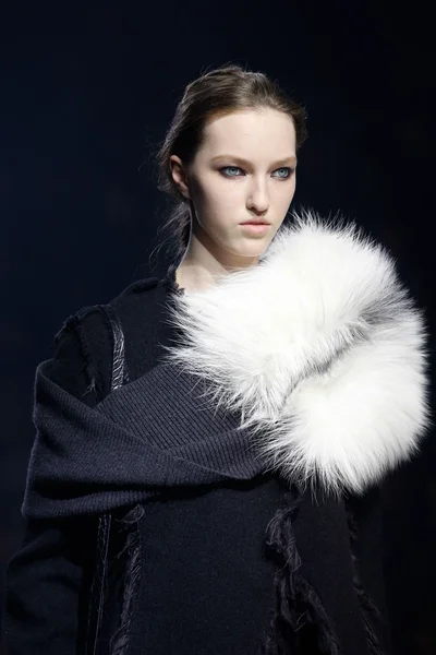Look 28